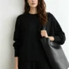 Custom Women's Cashmere Blend Ribbed Oversized Black Sweater Custom Women's Cashmere Blend Ribbed Oversized Black Sweater