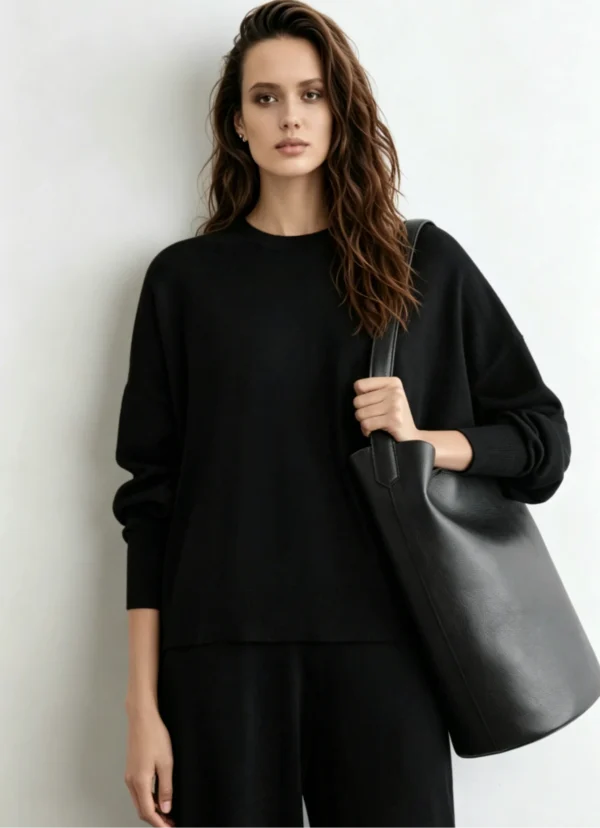 Custom Women's Cashmere Blend Ribbed Crew-Neck Oversized Black Sweater